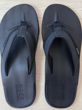 Reef Cushion Phantom Flip Flops | Black Comfort Sandals | Size 8